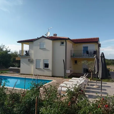 Adriatic דירה אומאג